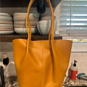 Portland Leather Devan Tote Bag Large in Mango, New
